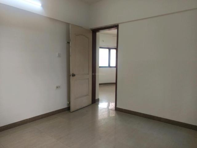 2 BHK Apartment in Magarpatta City for rent Pune. The reference number is 3147026
