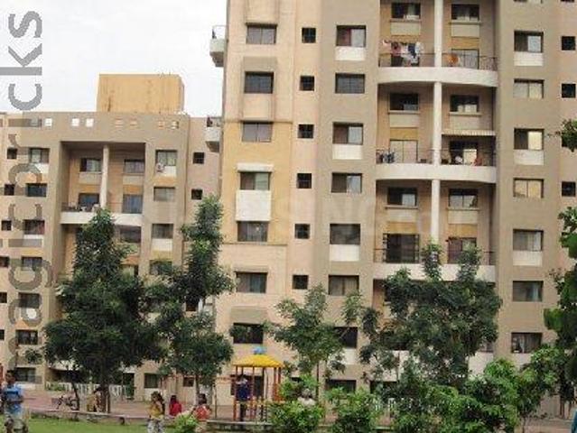 2 BHK Apartment in Magarpatta City for resale Pune. The reference number is 16738704