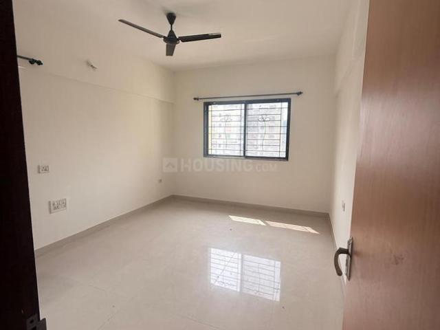 2 BHK Apartment in Magarpatta City for resale Pune. The reference number is 19652806