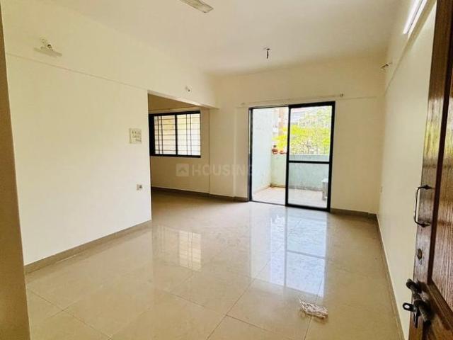 2 BHK Apartment in Magarpatta City for resale Pune. The reference number is 20177196