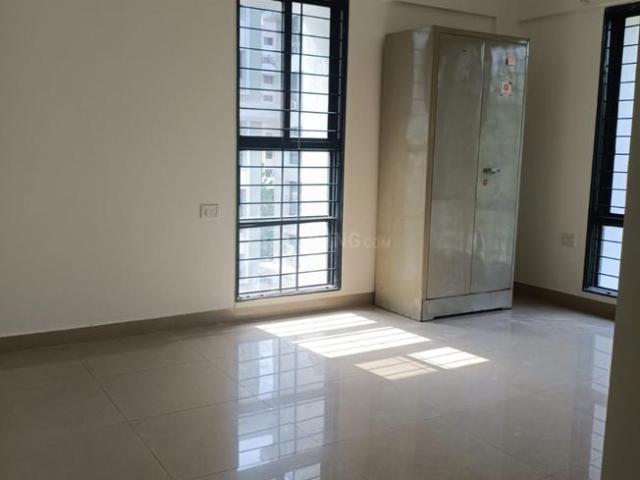 2 BHK Apartment in Magarpatta City for resale Pune. The reference number is 20214159
