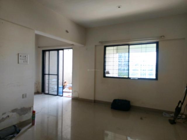 2 BHK Apartment in Magarpatta City for resale Pune. The reference number is 20321370