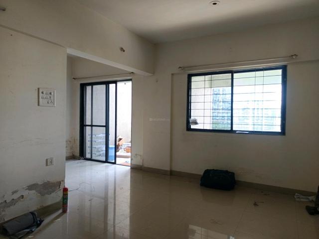2 BHK Apartment in Magarpatta City for resale Pune. The reference number is 20321959