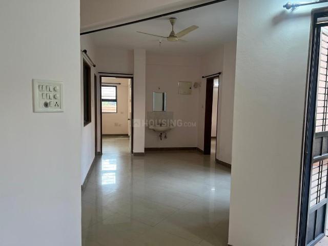 2 BHK Apartment in Magarpatta City for resale Pune. The reference number is 20401601