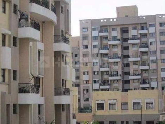 2 BHK Apartment in Magarpatta City for resale Pune. The reference number is 20582828