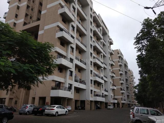 2 BHK Apartment in Magarpatta City for resale Pune. The reference number is 20614511