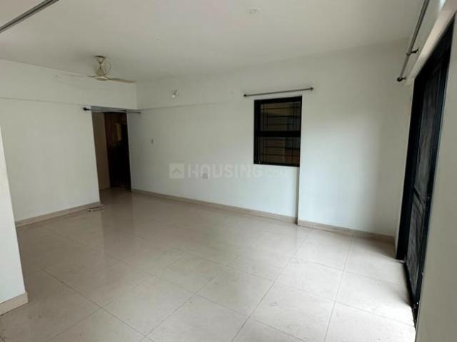 2 BHK Apartment in Magarpatta City for resale Pune. The reference number is 20826209