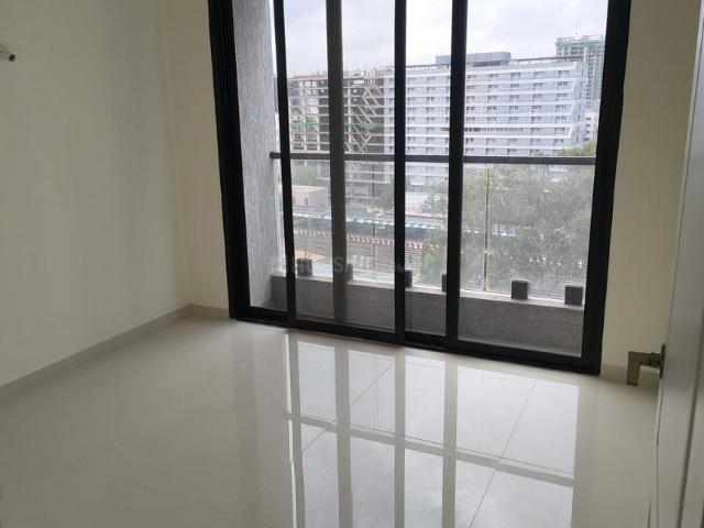 2 BHK Apartment in Magarpatta City for resale Pune. The reference number is 20827239