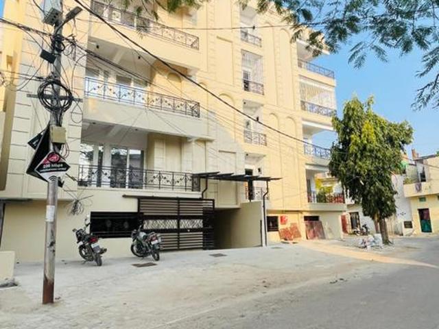 2 BHK Apartment in Mahanagar for rent Lucknow. The reference number is 19649824