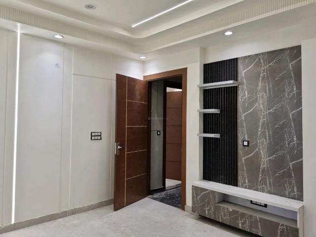2 BHK Apartment in Mahavir Enclave for resale New Delhi. The reference number is 19584258