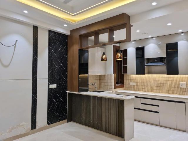 2 BHK Apartment in Mahavir Enclave for resale New Delhi. The reference number is 19584276