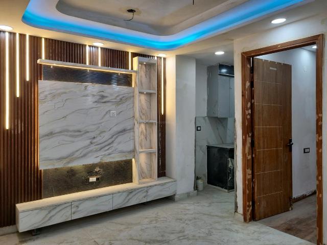 2 BHK Apartment in Mahavir Enclave for resale New Delhi. The reference number is 20233936