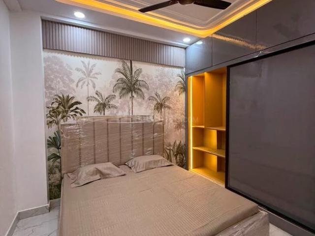 2 BHK Apartment in Mahavir Enclave for resale New Delhi. The reference number is 20675300