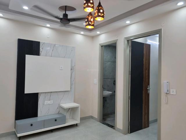 2 BHK Apartment in Mahavir Enclave for resale New Delhi. The reference number is 20758498