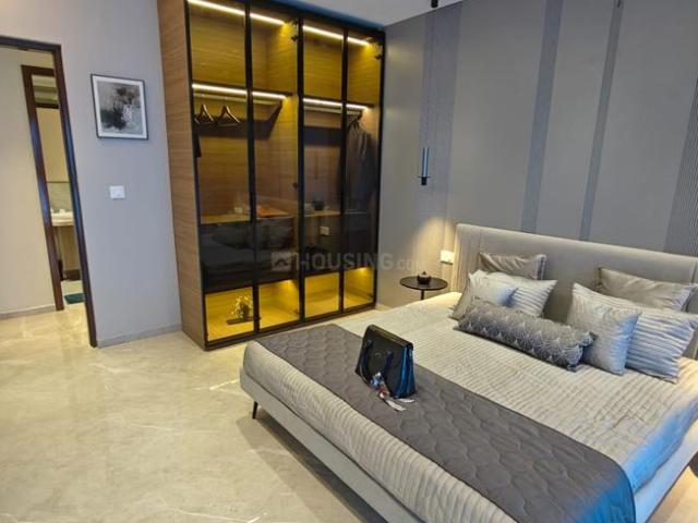 2 BHK Apartment in Mahim for resale Mumbai. The reference number is 19779056