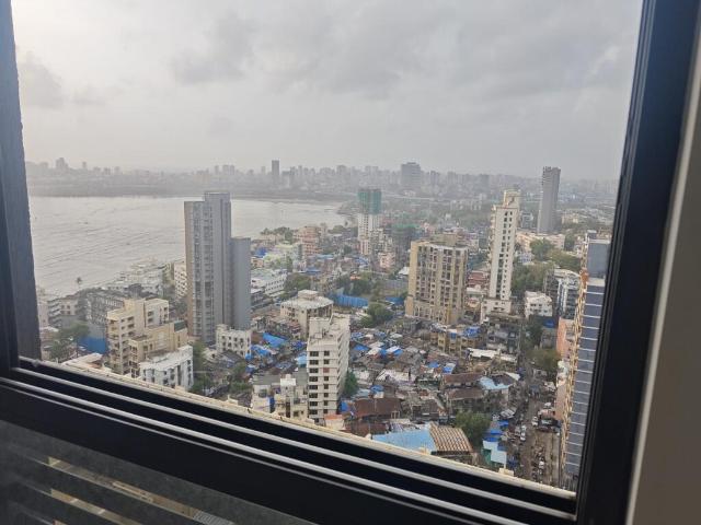 2 BHK Apartment in Mahim for resale Mumbai. The reference number is 20870484