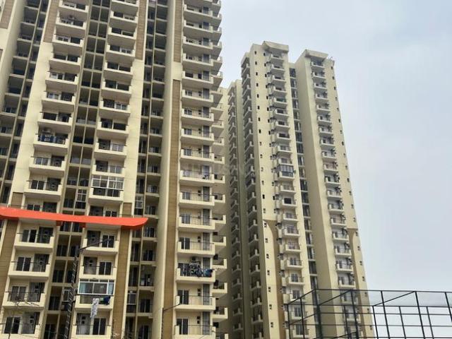 2 BHK Apartment in Mahurali for resale Ghaziabad. The reference number is 20080811