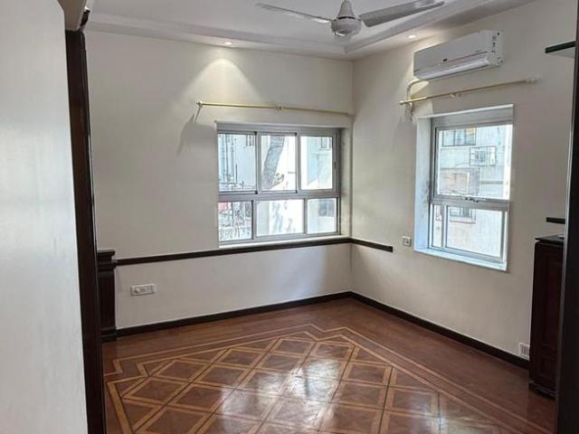 2 BHK Apartment in Malabar Hill for rent Mumbai. The reference number is 20784985