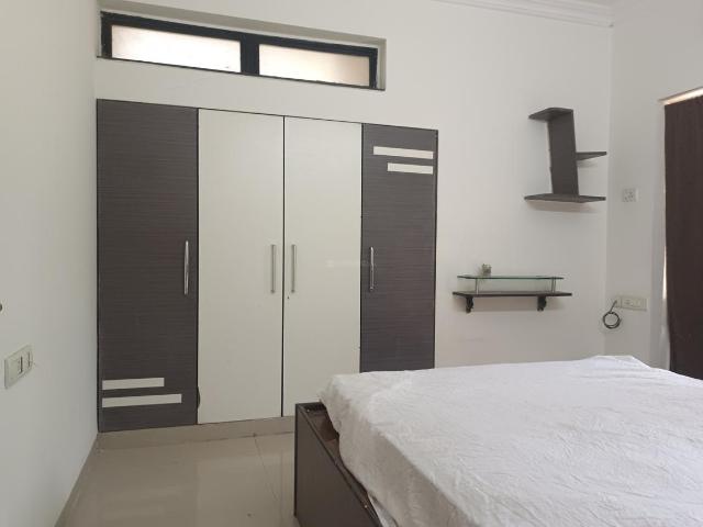 2 BHK Apartment in Malad East for rent Mumbai. The reference number is 20412253