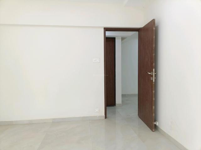 2 BHK Apartment in Malad East for resale Mumbai. The reference number is 19657581