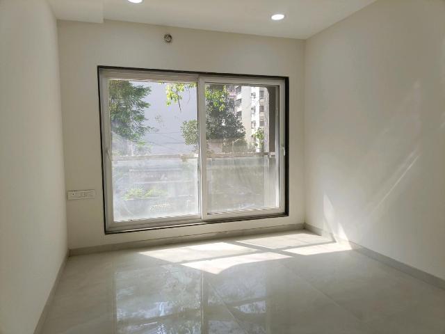 2 BHK Apartment in Malad East for resale Mumbai. The reference number is 19657953