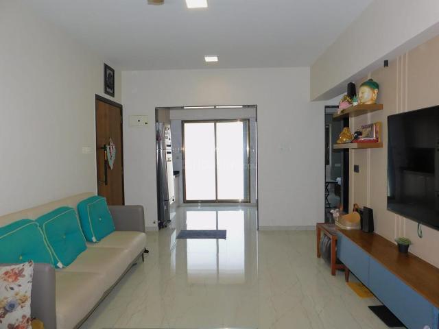 2 BHK Apartment in Malad East for resale Mumbai. The reference number is 20070446