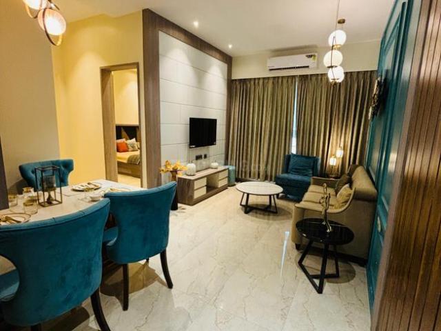 2 BHK Apartment in Malad East for resale Mumbai. The reference number is 20440587