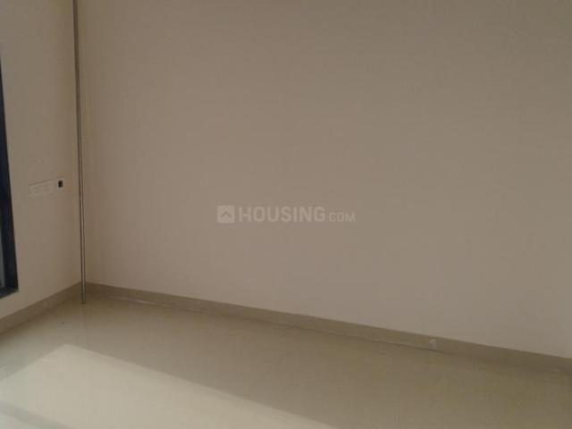 2 BHK Apartment in Malad East for resale Mumbai. The reference number is 20473875