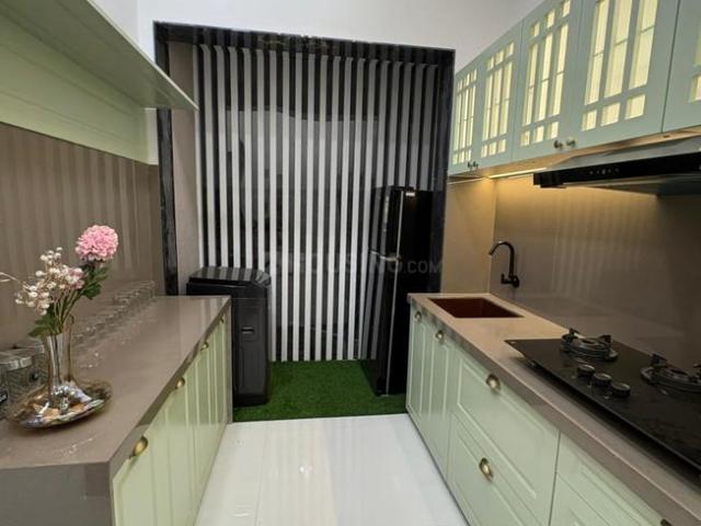 2 BHK Apartment in Malad East for resale Mumbai. The reference number is 20401811