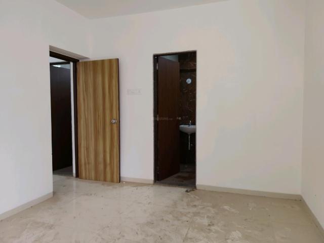 2 BHK Apartment in Malad East for resale Mumbai. The reference number is 20588477