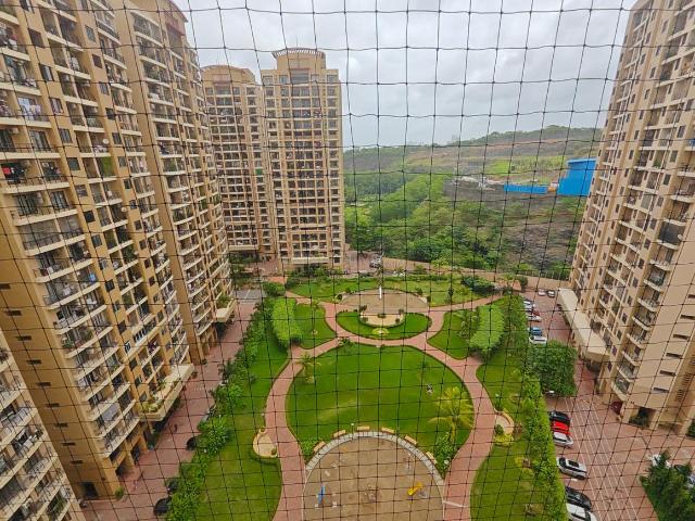 2 BHK Apartment in Malad East for resale Mumbai. The reference number is 20673575