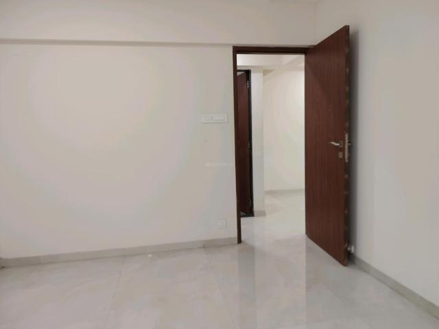 2 BHK Apartment in Malad East for resale Mumbai. The reference number is 20633636