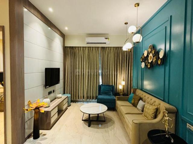 2 BHK Apartment in Malad East for resale Mumbai. The reference number is 20995211