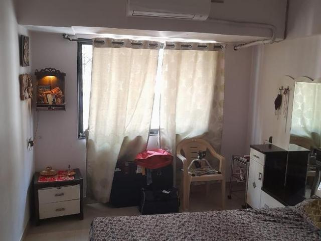 2 BHK Apartment in Malad West for rent Mumbai. The reference number is 10640569