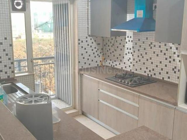 2 BHK Apartment in Malad West for rent Mumbai. The reference number is 18556770