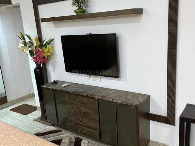 2 BHK Apartment in Malad West for rent Mumbai. The reference number is 18719779