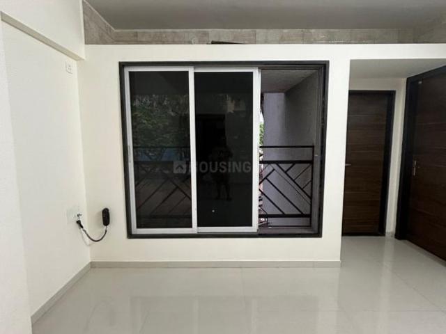 2 BHK Apartment in Malad West for rent Mumbai. The reference number is 18000893