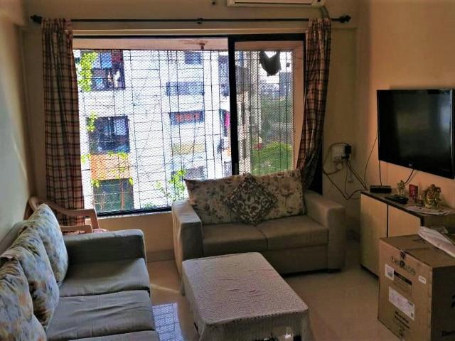 2 BHK Apartment in Malad West for rent Mumbai. The reference number is 18053543