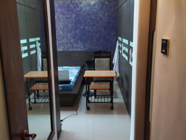 2 BHK Apartment in Malad West for rent Mumbai. The reference number is 18053651