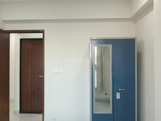 2 BHK Apartment in Malad West for rent Mumbai. The reference number is 18147456