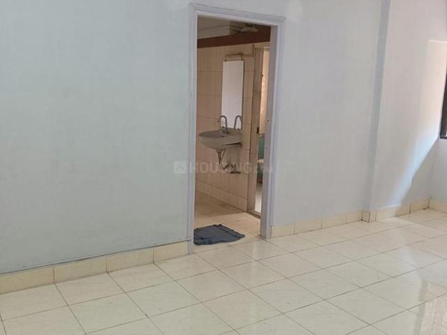 2 BHK Apartment in Malad West for rent Mumbai. The reference number is 19827060
