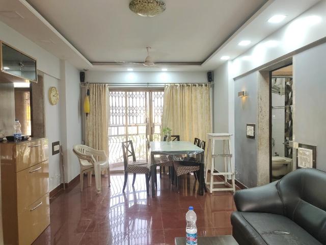 2 BHK Apartment in Malad West for rent Mumbai. The reference number is 19937402