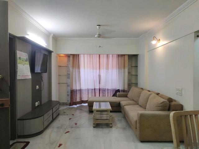 2 BHK Apartment in Malad West for rent Mumbai. The reference number is 20555153