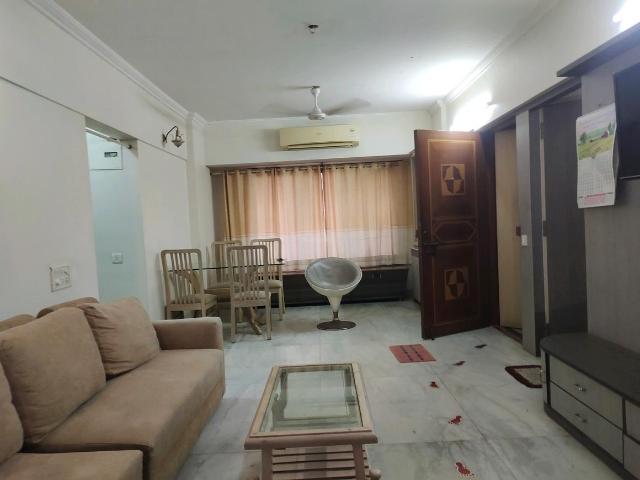 2 BHK Apartment in Malad West for rent Mumbai. The reference number is 20555260