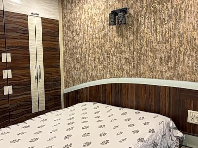 2 BHK Apartment in Malad West for rent Mumbai. The reference number is 20087078