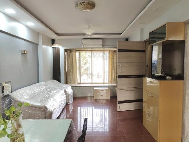 2 BHK Apartment in Malad West for rent Mumbai. The reference number is 20240884