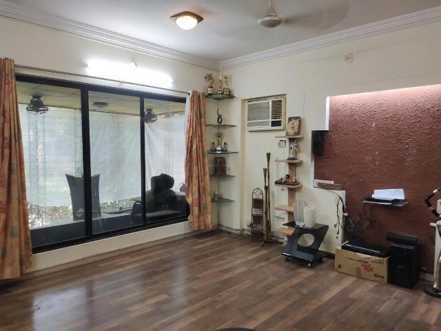 2 BHK Apartment in Malad West for rent Mumbai. The reference number is 20241112