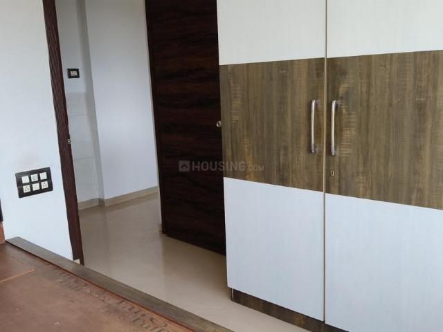 2 BHK Apartment in Malad West for rent Mumbai. The reference number is 20300520