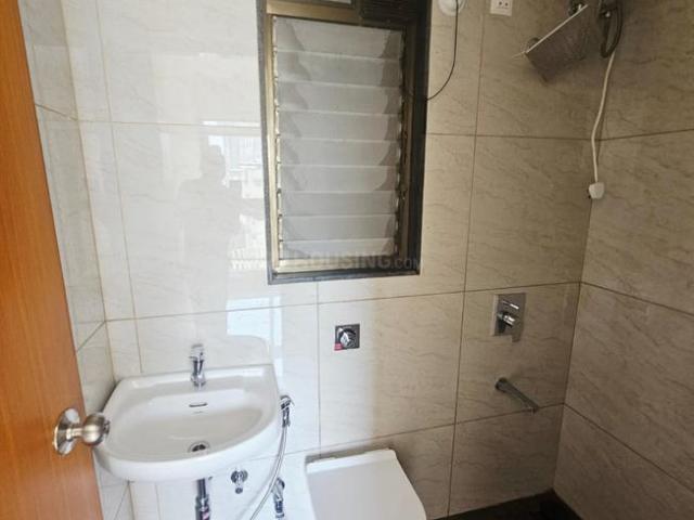 2 BHK Apartment in Malad West for rent Mumbai. The reference number is 20343169