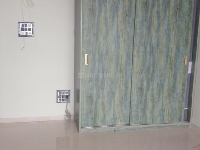 2 BHK Apartment in Malad West for rent Mumbai. The reference number is 20381085